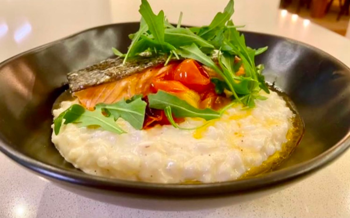 Saumon et risotto, roquette