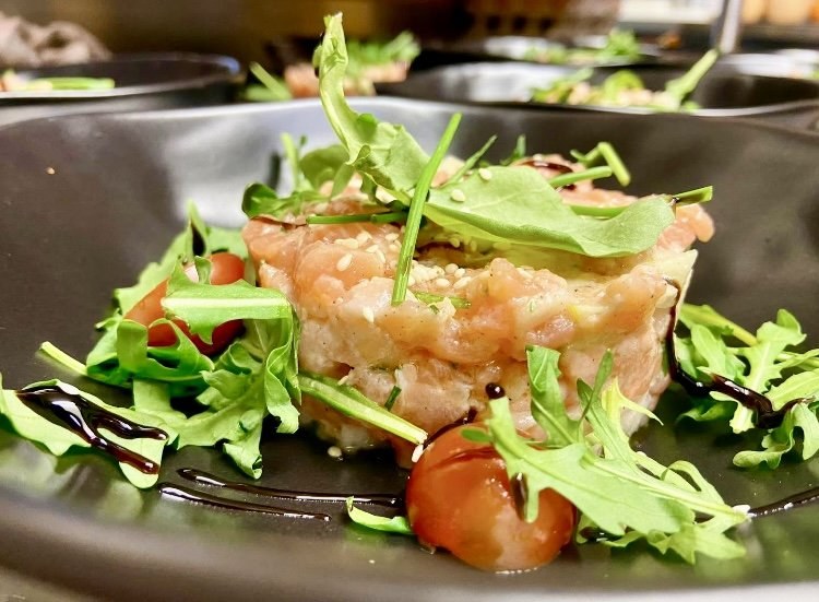Tartare et sa salade de roquette