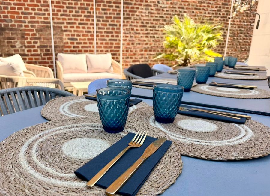 Table dressée pour une réception